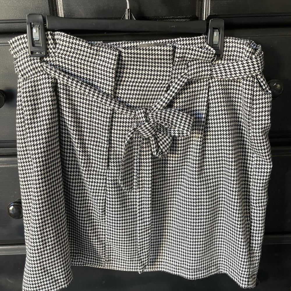 short tie skirt